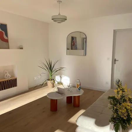 Apartment Centre